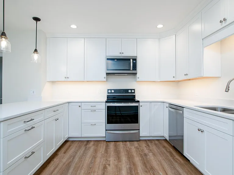 205 W Main St #6 — Photo 3