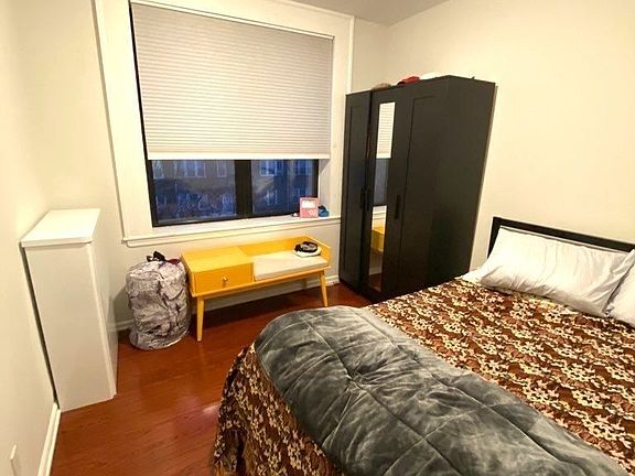 5th image of 4840 48th St APT 2F