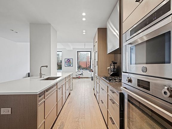 5th image of 88 Lexington Ave APT 701