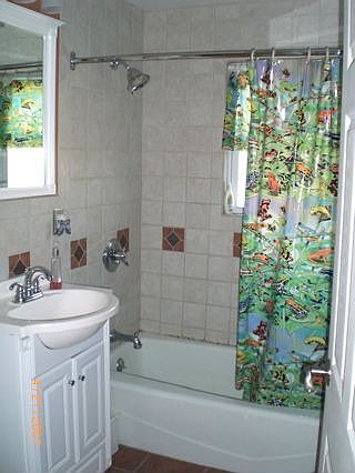 3rd image of 98 Summit St