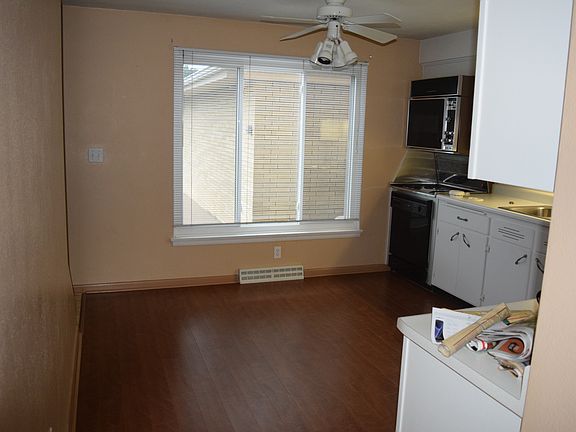 5th image of 409 E Delwood St