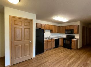 493 E South Ave #5, Chippewa Falls, WI 54729
