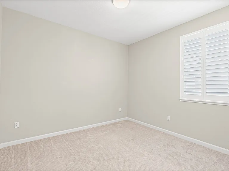 327 Pear Tree Ter #B — Photo 17