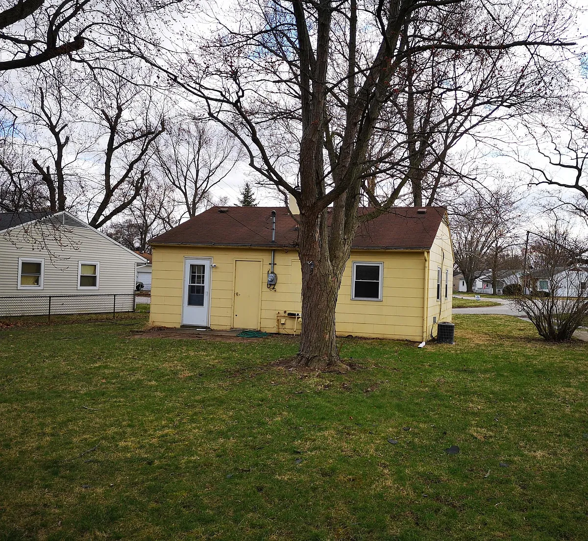 Building Photo - 2610 Midlex Ct