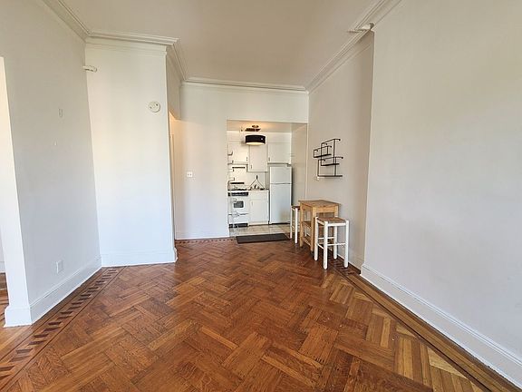 4th image of 771 Carroll St APT 3