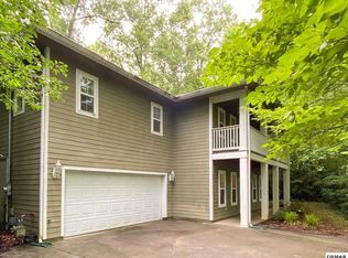 530 Crest Rd, Gatlinburg, TN 37738