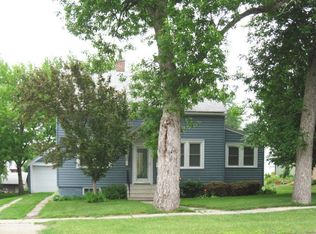 435 W K St, Forest City, IA 50436