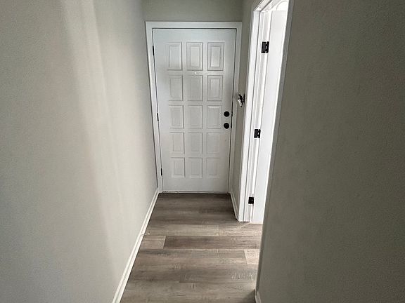 4th image of 981 N Garfield Ave #1