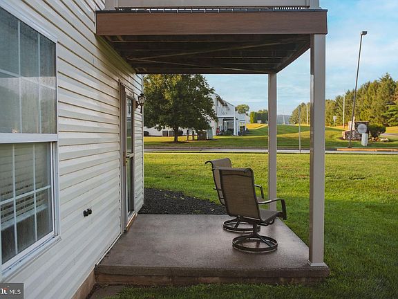 4th image of 460 Buttonwood Ln #460A