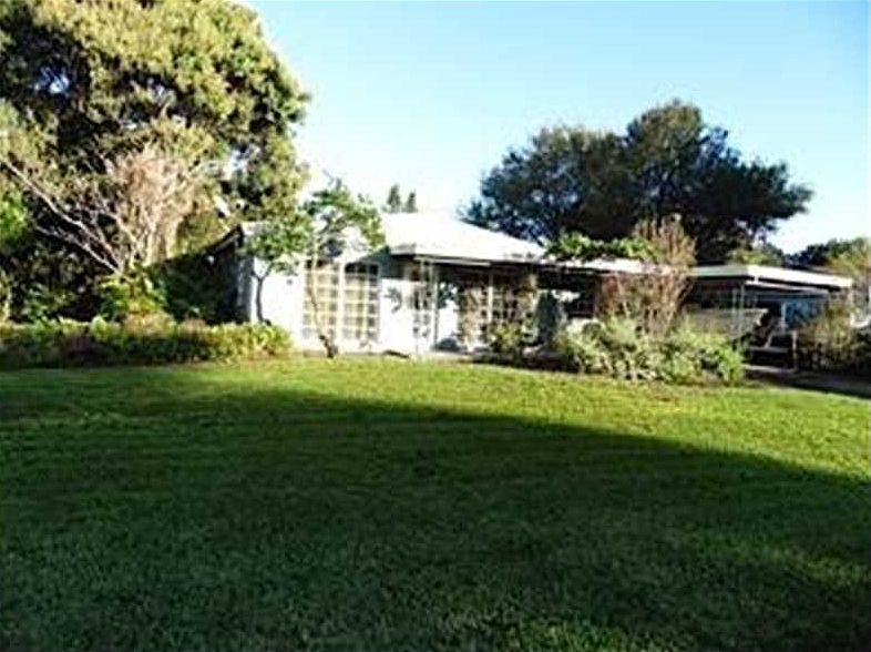 1st image of 1700 Coconut Dr