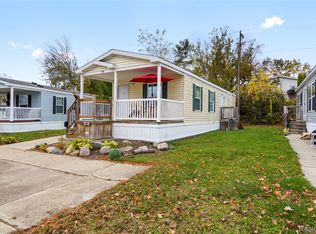 75 Woodridge Ct, White Lake, MI