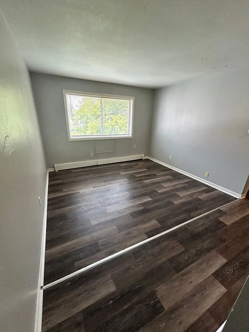 1418 W Mitchell St — Photo 2