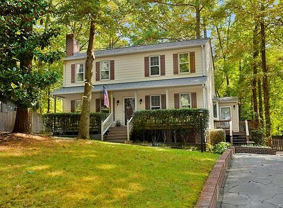 2nd image of 913 Darylann Ct