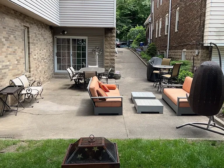 2550 Beechwood Blvd #1 — Photo 8