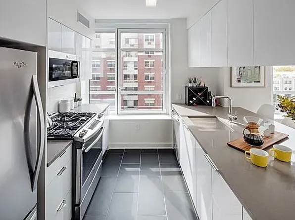 45 Hoyt St, Brooklyn, NY