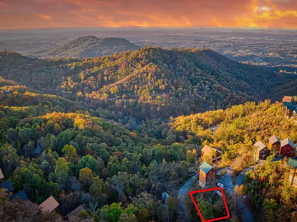 2239 Fox Berry Way, Sevierville, TN 37876