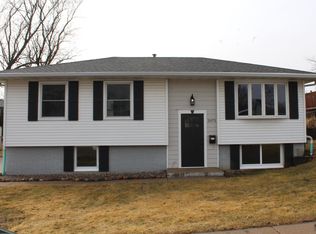 2071 Ellen St, Dubuque, IA 52002