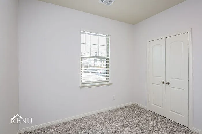 300 Blue Buffalo St — Photo 10
