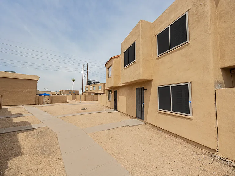 4615 E Jones Ave — Photo 3