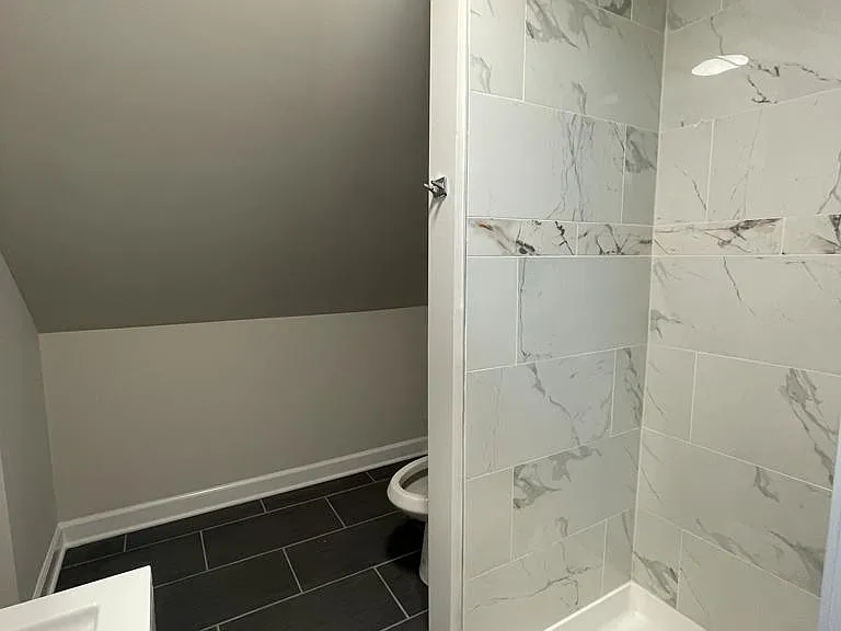 2917 W Cermak Rd #4R — Photo 11