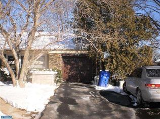 33 Edgemoor Rd, Cheltenham, PA 19012