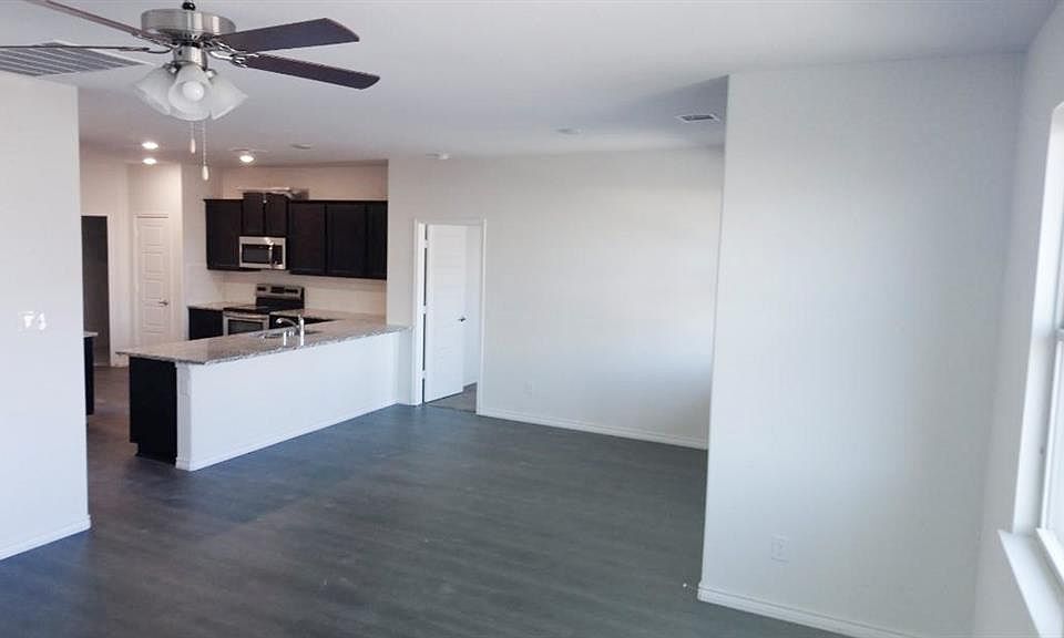 2nd image of 3212 Overlook Dr