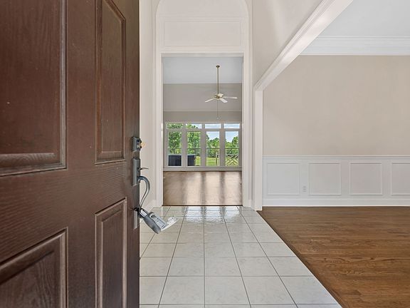 4th image of 375 Natchez Trace Ct