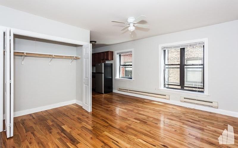 1st image of 815 W Cornelia Ave #217