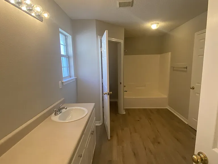 9676 Parker Lake Cir — Photo 21