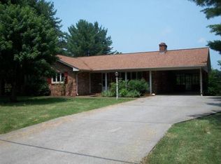 1064 Davis Mill Rd, Rocky Mount, VA 24151