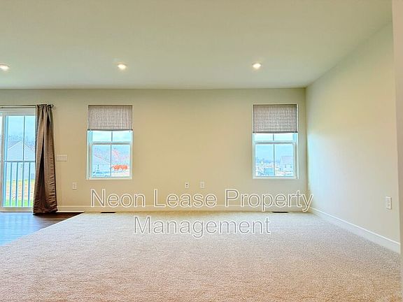 4th image of 7287 Clubhouse Dr