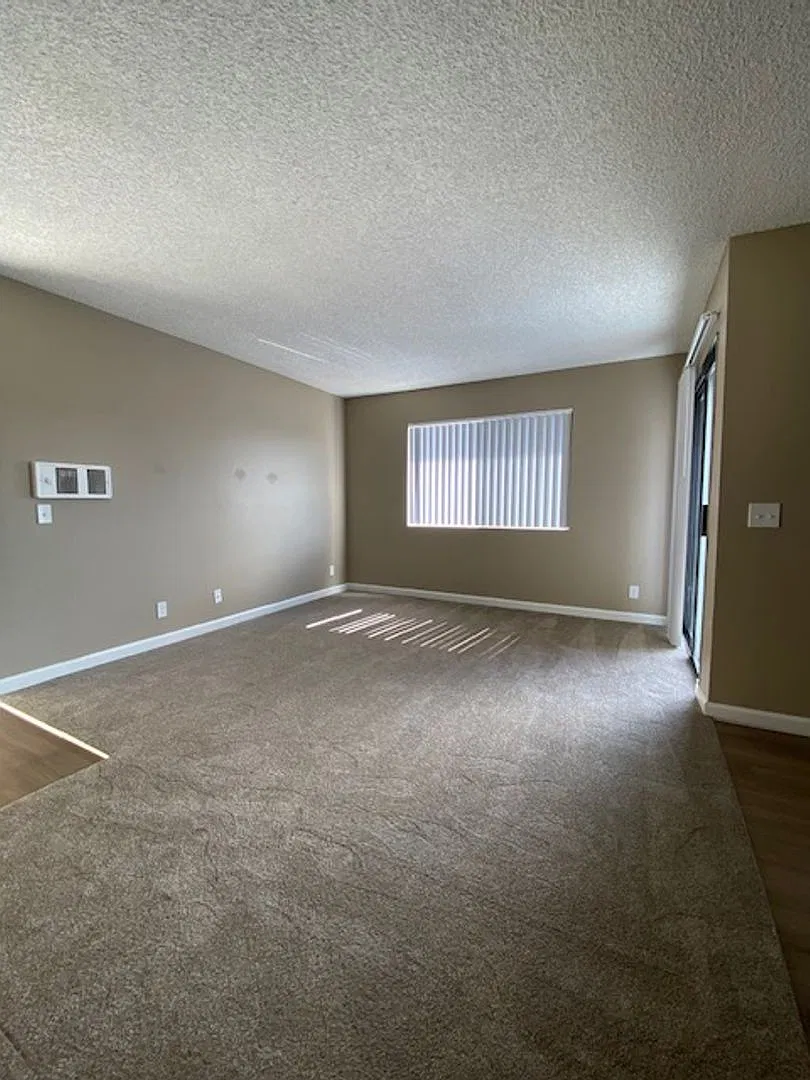 Summer Brook Apartments — Photo 4