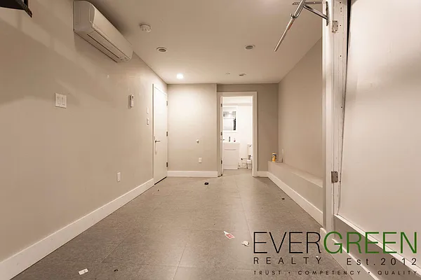 Rented by Evergreen Apartments BK | media 8