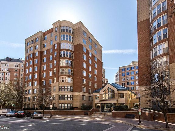 2nd image of 3830 9th St N APT 207W