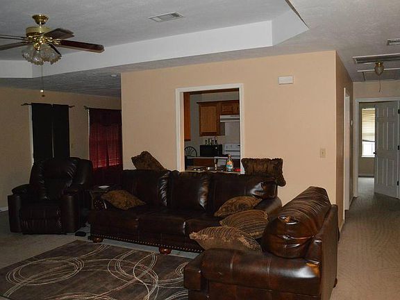 3rd image of 107 Willow Lake Ln