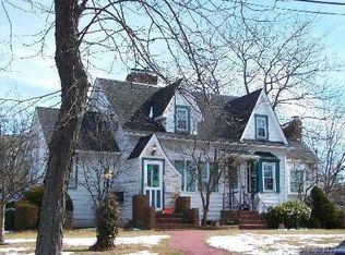 113 Miramar Blvd, Lindenhurst, NY 11757