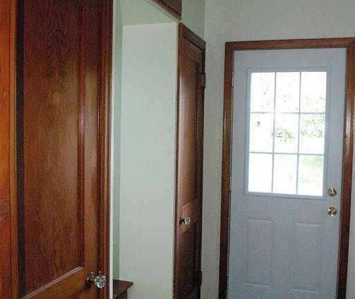 4th image of 329 2nd St NE