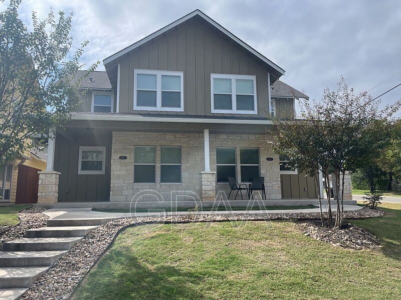 1st image of 605-2 Pecan Ave