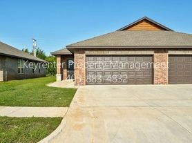 1746 Eighty Niner Ter, El Reno, OK