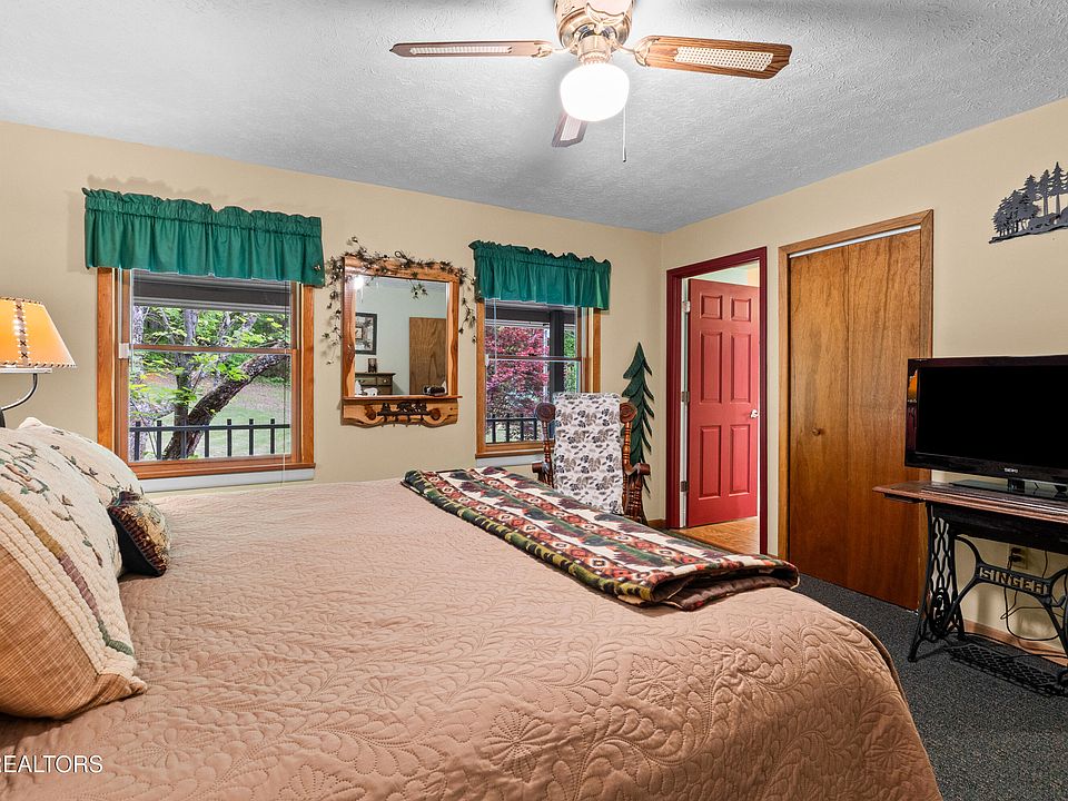 31st image of 1043 Reagan Springs Rd