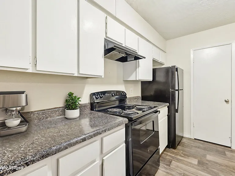 Windbury Apartments — Photo 16