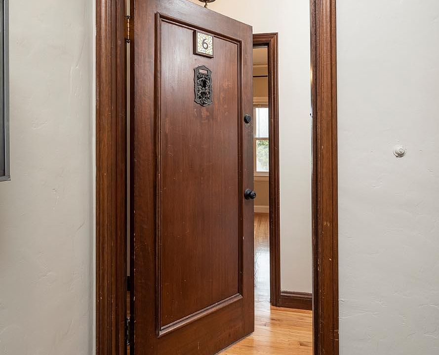 1st image of 1045 El Camino Real #6