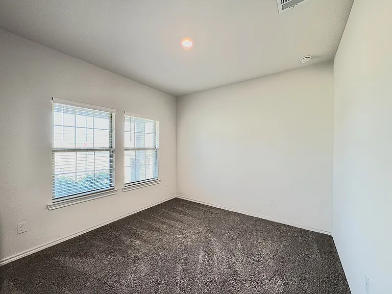 218 Alice Springs Ln — Photo 12