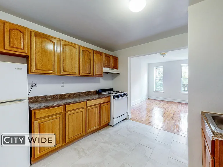 224 E 89th St #14 — Photo 3