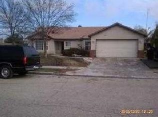 682 Montecito Ct, Lemoore, CA 93245