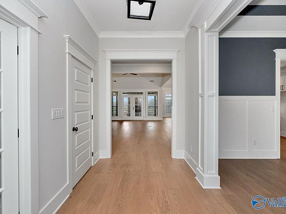 3rd image of 132 Lanwood Dr