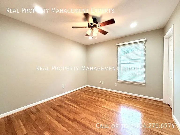 3733 Hayden Dr — Photo 15