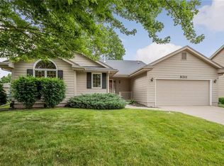 8211 Sutton Dr, Urbandale, IA 50322
