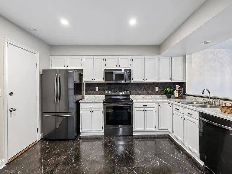 1608 Shady Cove Ln — Photo 15