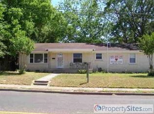107 Richardson Dr, Henderson, TX 75654